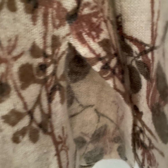 Cashmere Flyaway Sweater - Picture 5 of 9